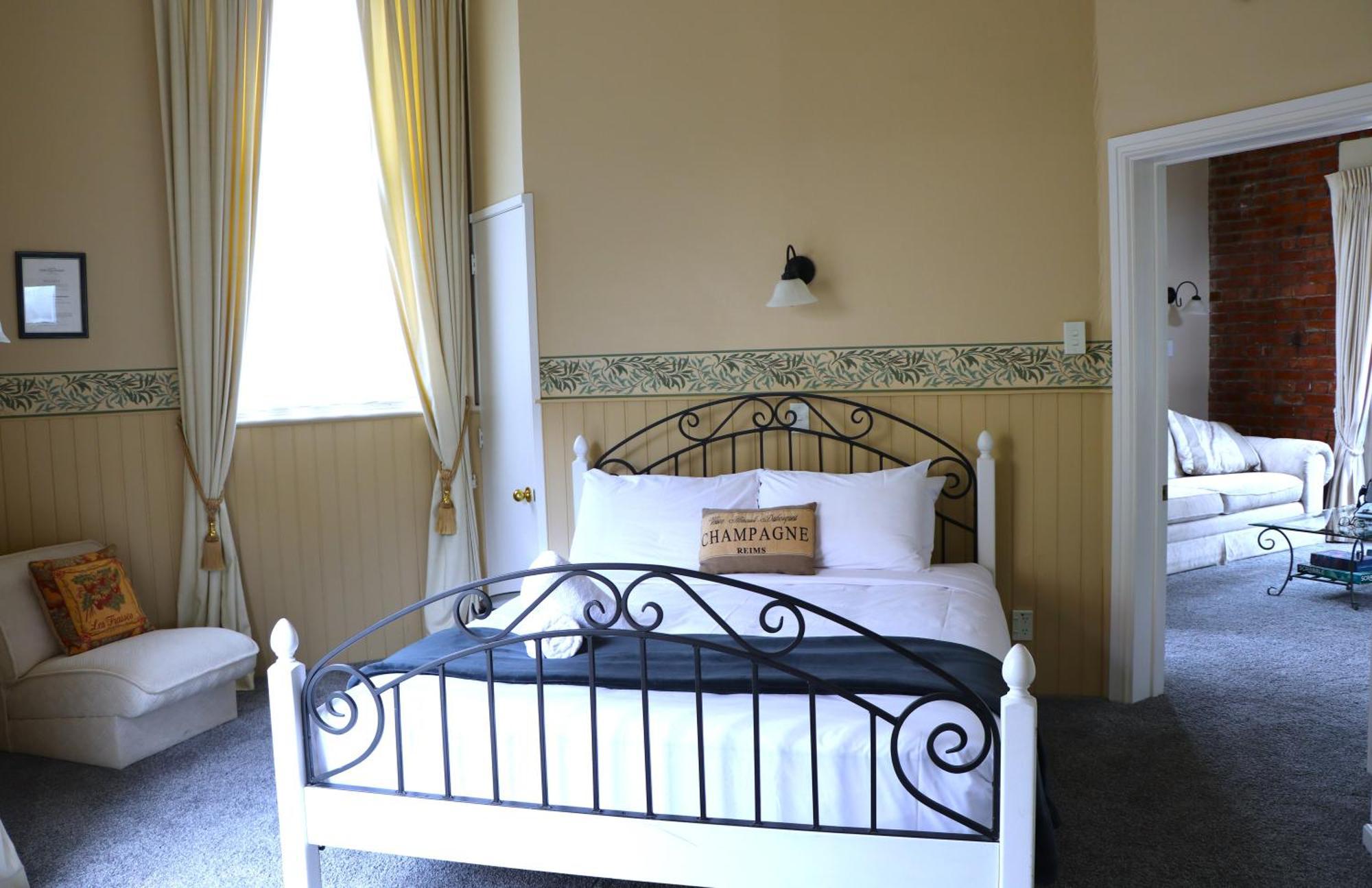 Historic Shipping Office - Akaroa Hotel Luaran gambar